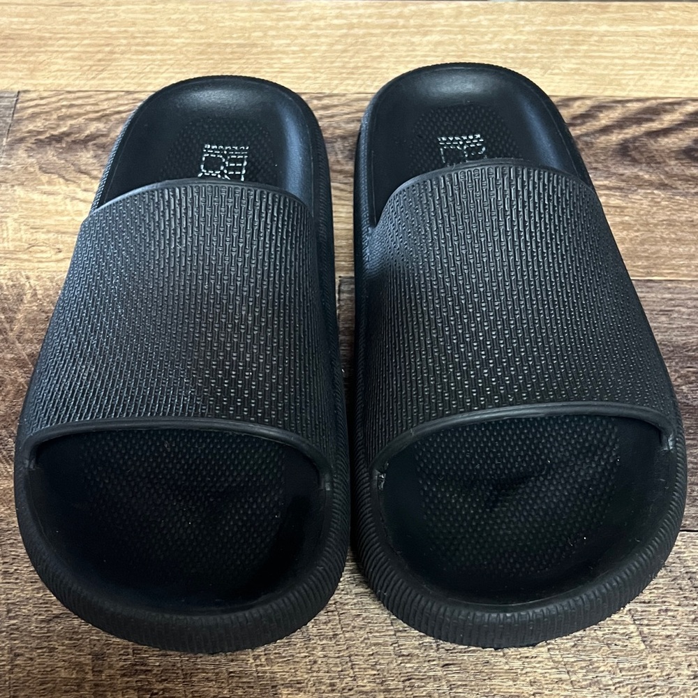 No Boundaries Black Kids Slide Sandals